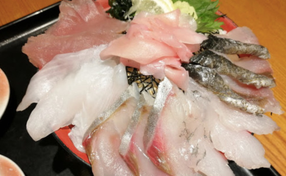 シャミネ松江にあるはなの舞の海鮮丼