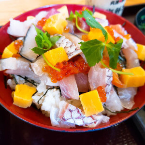丸善水産 海鮮丼 おいしい