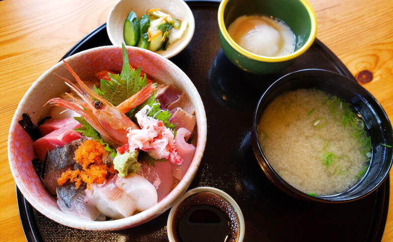 松江市にある京らぎの海鮮丼