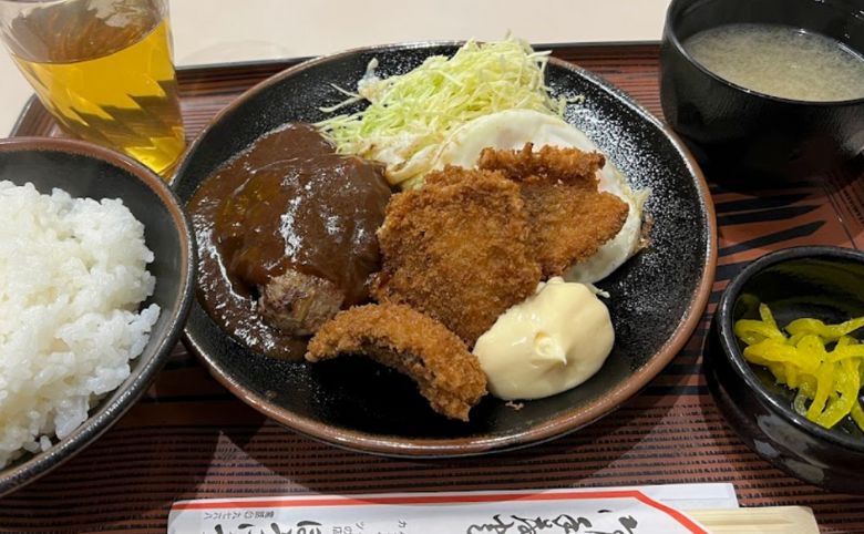 ハンバーグととんかつ