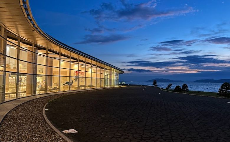 島根県立美術館夜景