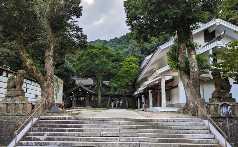 美保神社内