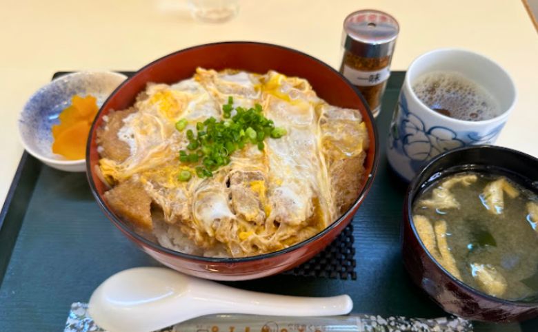 TOMOカツ丼