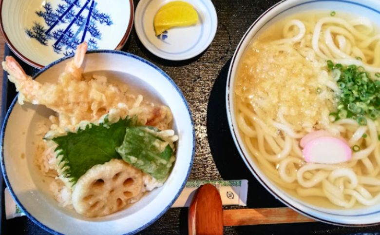 麺創房 天霧 田和山店天丼