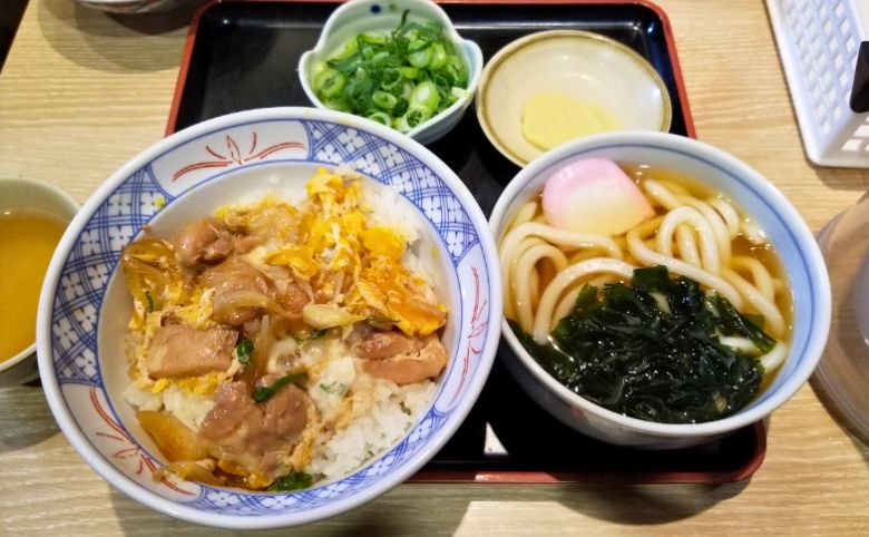 どんどん 松江店親子丼