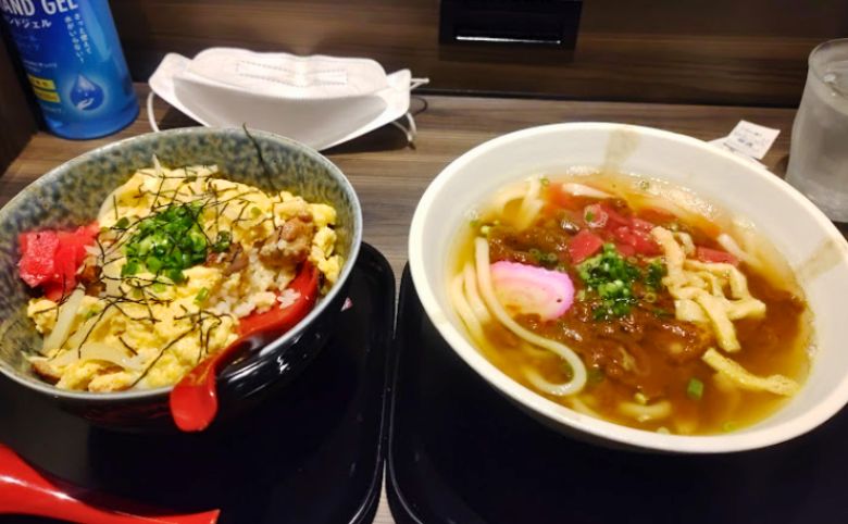 出汁カレーうどん入江親子丼