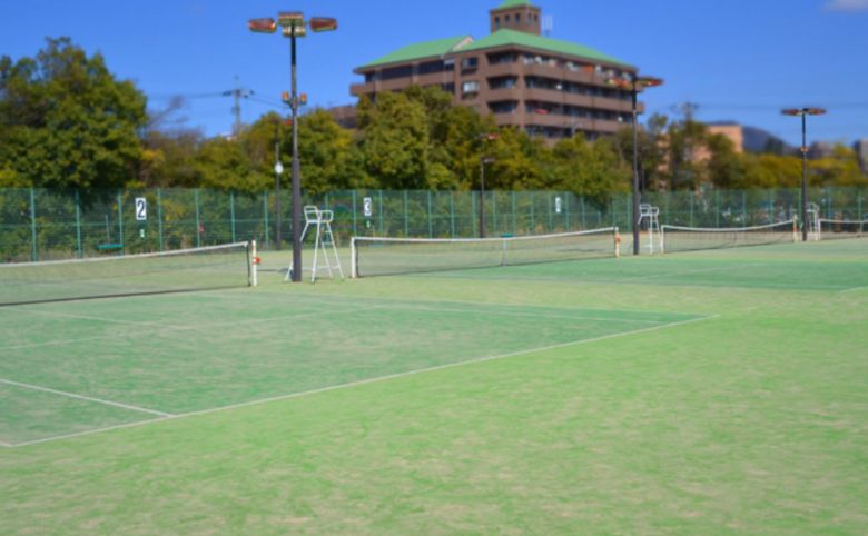 松江市総合体育館庭球場