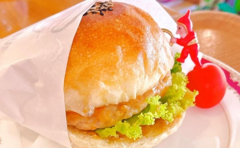 mame cafe 玉造アートボックスハンバーガー