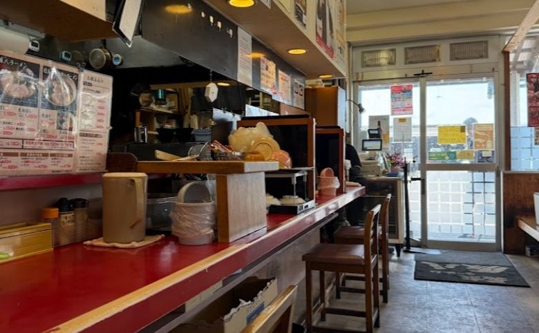 長浜ラーメン 豚八 東朝日町店店内