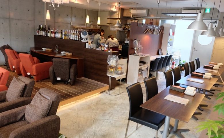 Cafe&Bar FRANCの店内