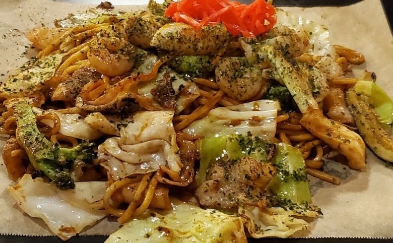 一座の焼きそば