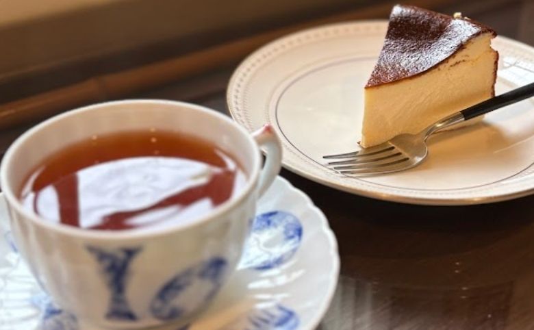 紅茶専門店 Pungency(パンジェンシー)の紅茶とケーキのセット