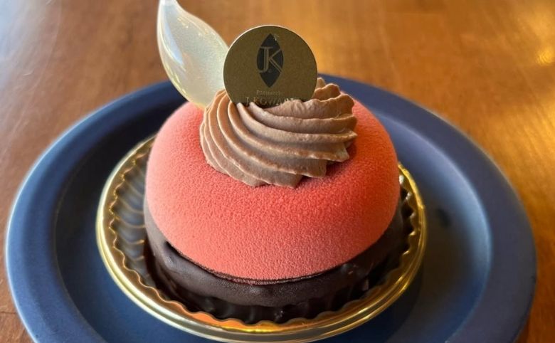 Pâtisserie J.KOWARIのカヌレのケーキ