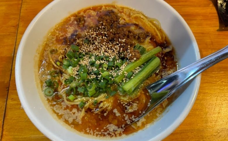 らーめん 雲の豆乳担々麺