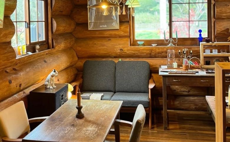ivi cafeの店内