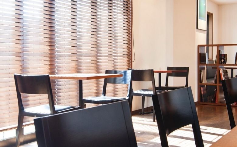 カフェ ブランの店内