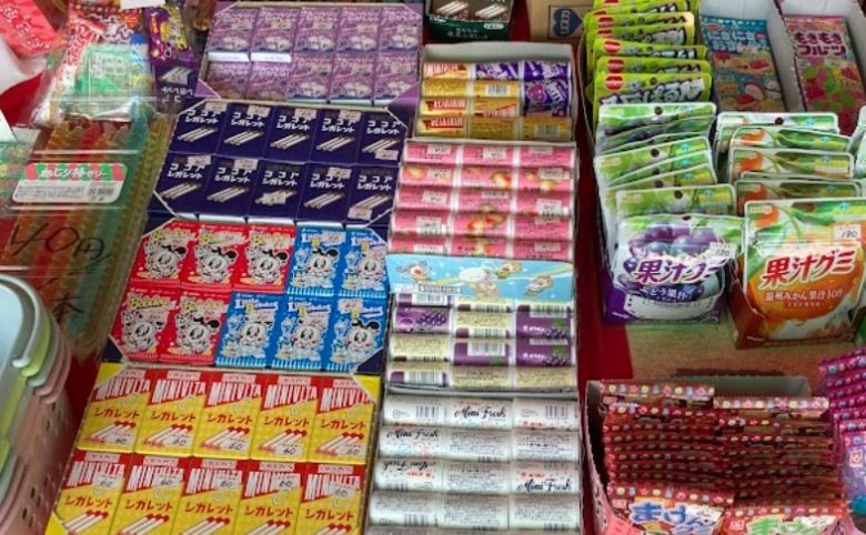 天神たこ焼き店（白潟天満宮境内）のたこ焼き屋の駄菓子