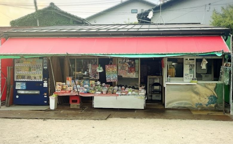 天神たこ焼き店（白潟天満宮境内）の外観