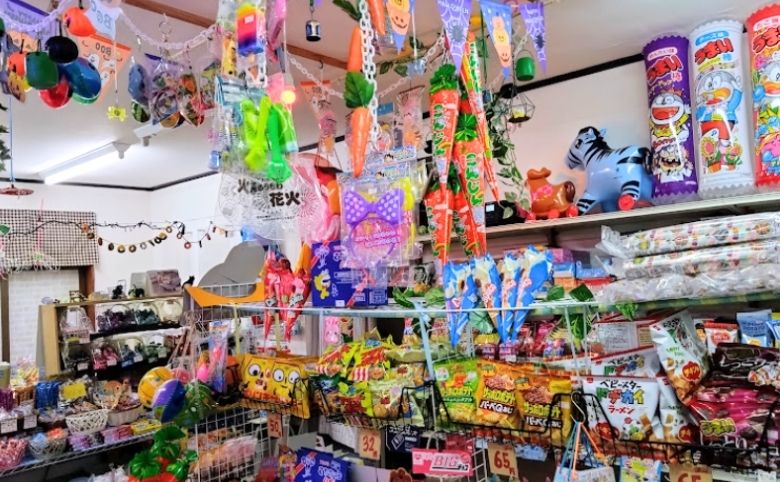 ミニショップ まごころの店内