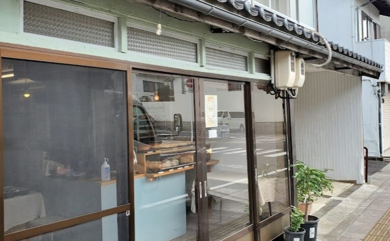 四方外観
