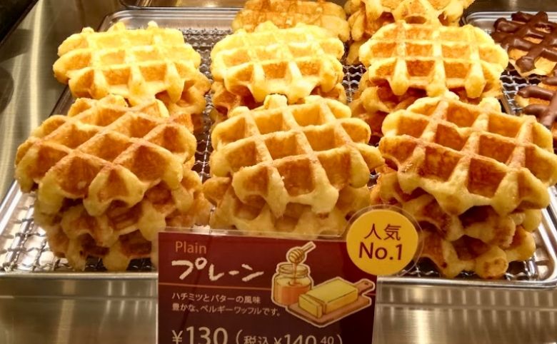 マネケン シャミネ松江店のワッフルプレーン