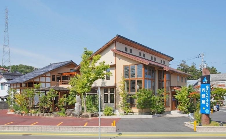 円建創（株）の外観