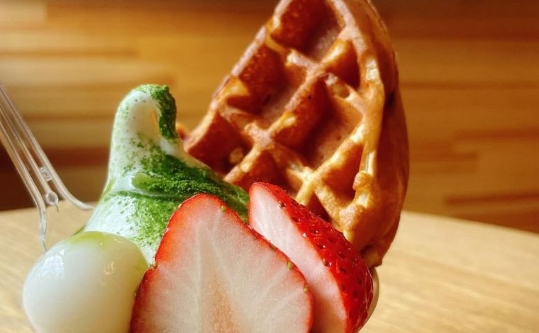 Pa.U SOFT CREAM (パウソフトクリーム)の抹茶ソフトクリームワッフル