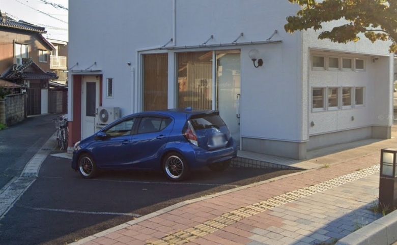 バイクガレージY'sの外観