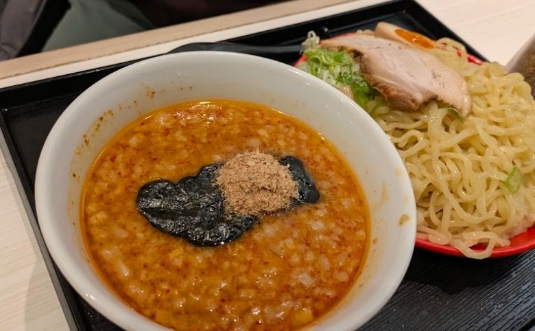 らあ麺ダイニング 為セバ成ル。KAKERUのつけ麺