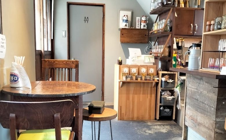松江市寺町のSpice＆curry LAMPの店内