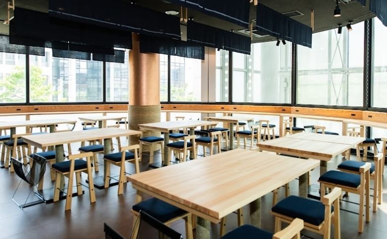 一福そばの店内