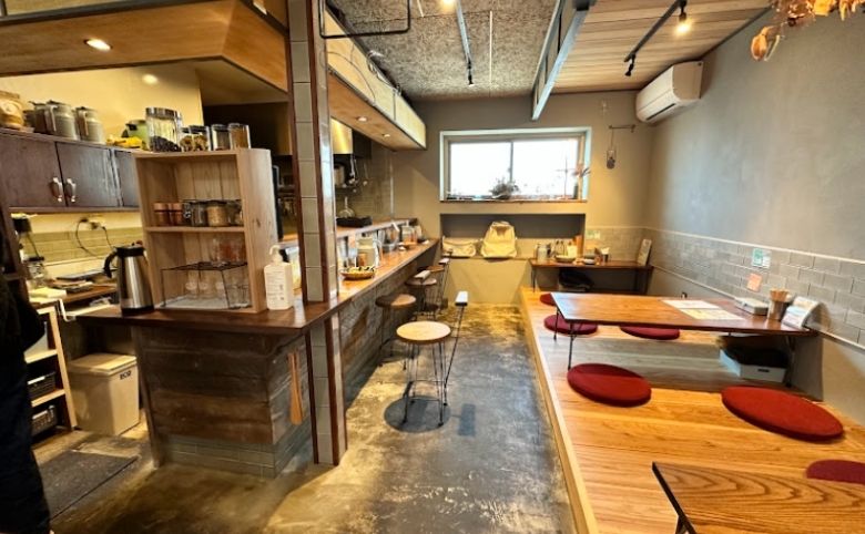 松江市寺町のSpice＆curry LAMPの店内