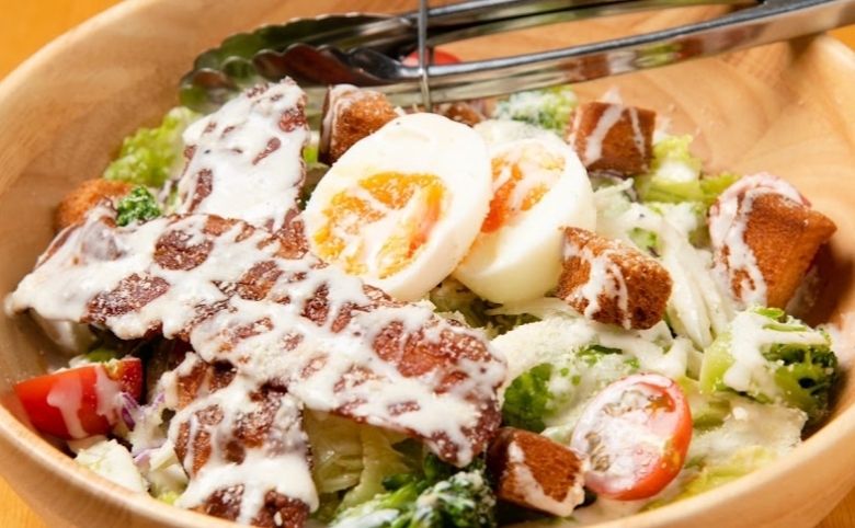 鉄板焼き たぬき隠れのサラダ